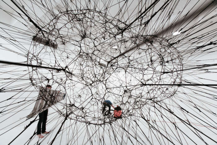 2015_globale_tomas-saraceno_spiderweb