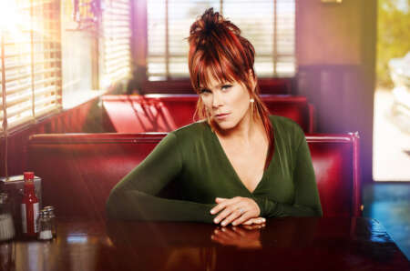 beth-hart-_2016_8_credit_mona-dordoy