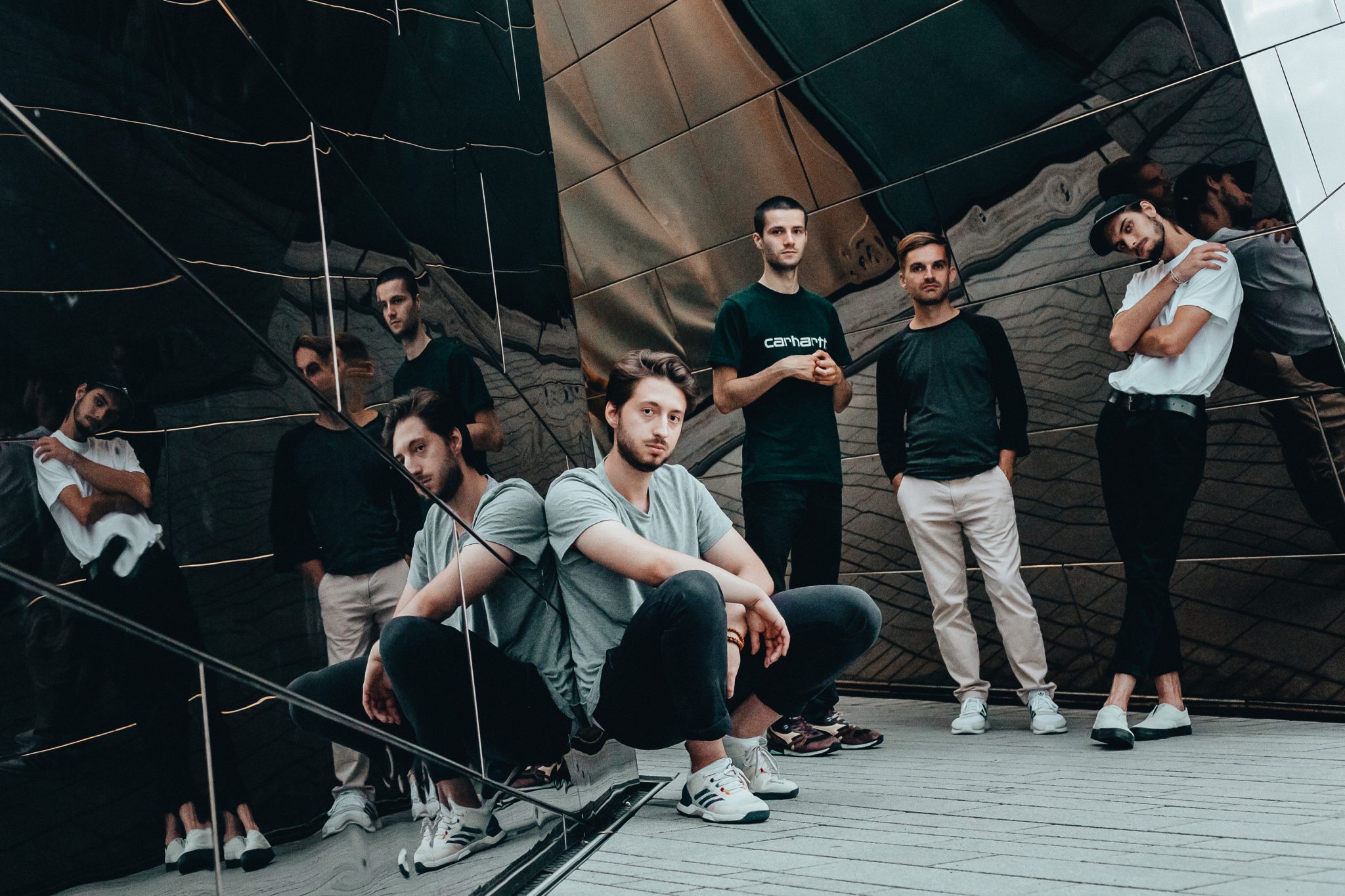 Fil der Protagonist haben ihre Single „Die Dynamik des freien Falls“ veröffentlicht.