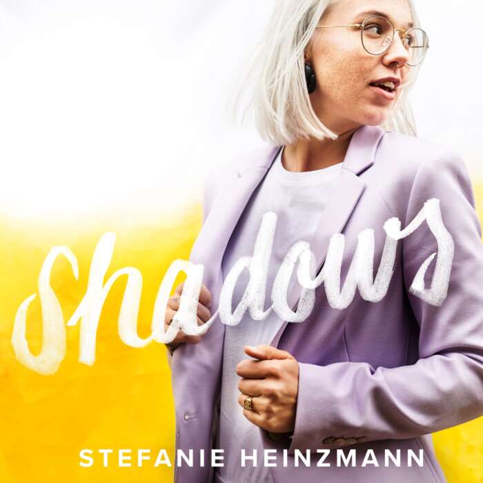 Stefanie Heinzmann veröffentlicht die neue Single „Shadows“ aus ihrem Album „All we need is Love“.