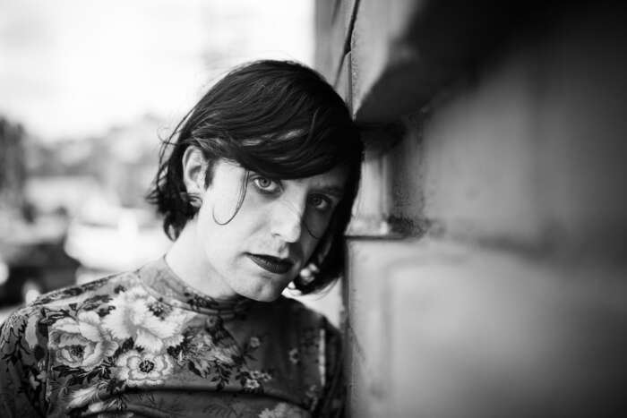 Ezra Furman hat ein Video zu seinem Song „I wanna be your girlfriend“ veröffentlicht.