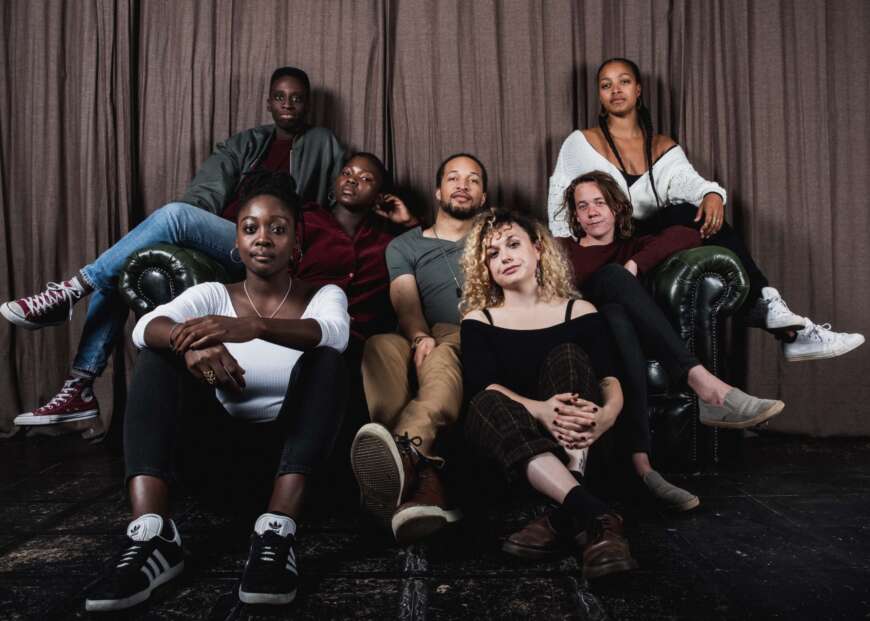 Das britische Septett Nérija veröffentlicht sein Debüt „Blume“.