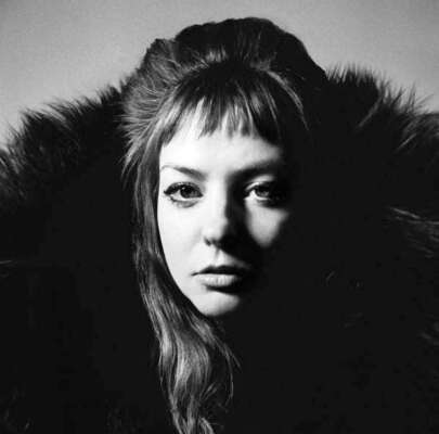 Angel Olsen veröffentlicht ihr neues Album „All Mirrors“.