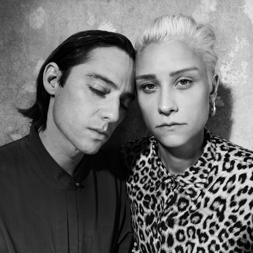 City At Dark fremdeln mit verzweifelter Feierkultur, flirten aber auf ihrer neuen Single trotzdem mit einem tanzbaren Sound