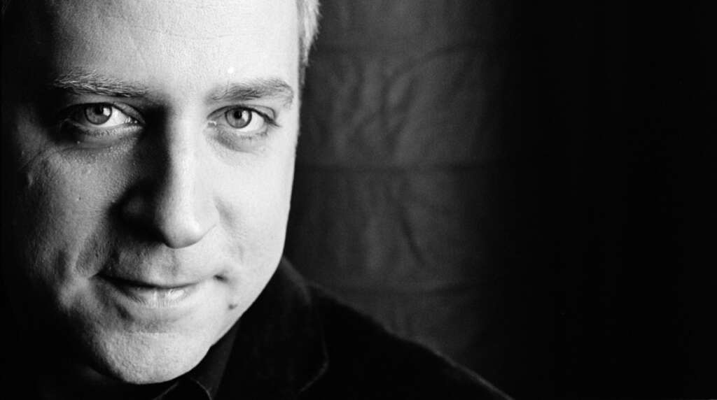 Jeremy Denk zählt zu den bedeutendsten Pianist*innen der Gegenwart. Jetzt kommt er für ein Konzert nach Berlin.