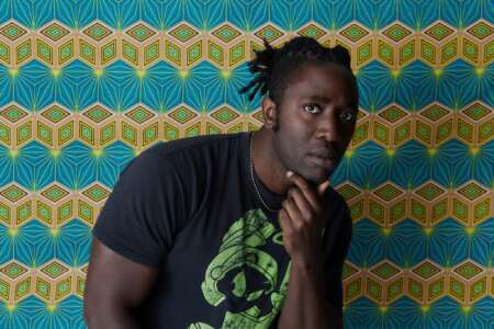 Kele Okereke hat sein neues Album „2042“ angekündigt.