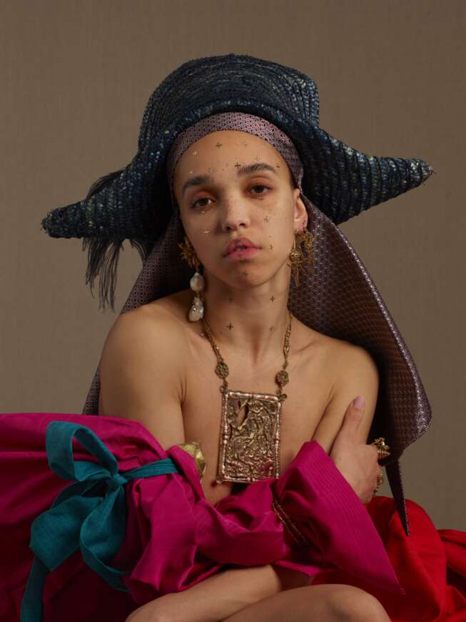 FKA Twigs hat ihre neue Single „home with you“ veröffentlicht.