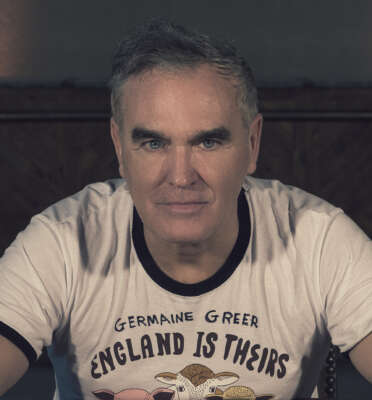 Morrissey sorgt wieder für Aufsehen – zum Glück diesmal nicht mit Rassismus oder Verschwörungstheorien. Doch der neue Stunt des Briten ist nicht weniger albern.