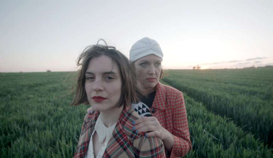 Shari Vari sind Sopha Kennedy und Helena Ratka.