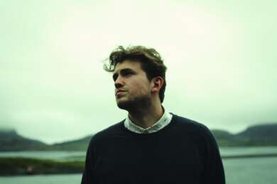 Axel Flóvent veröffentlicht seine neue Single „The Tourist“.