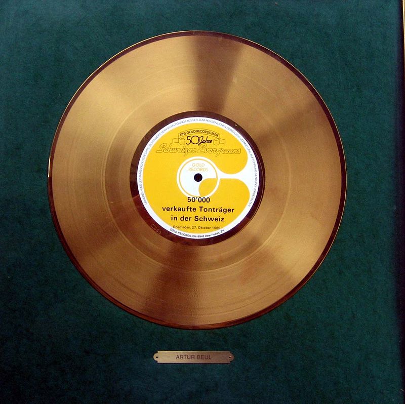 Auch die goldene Schallplatte trägt Edelmetalle in sich.
