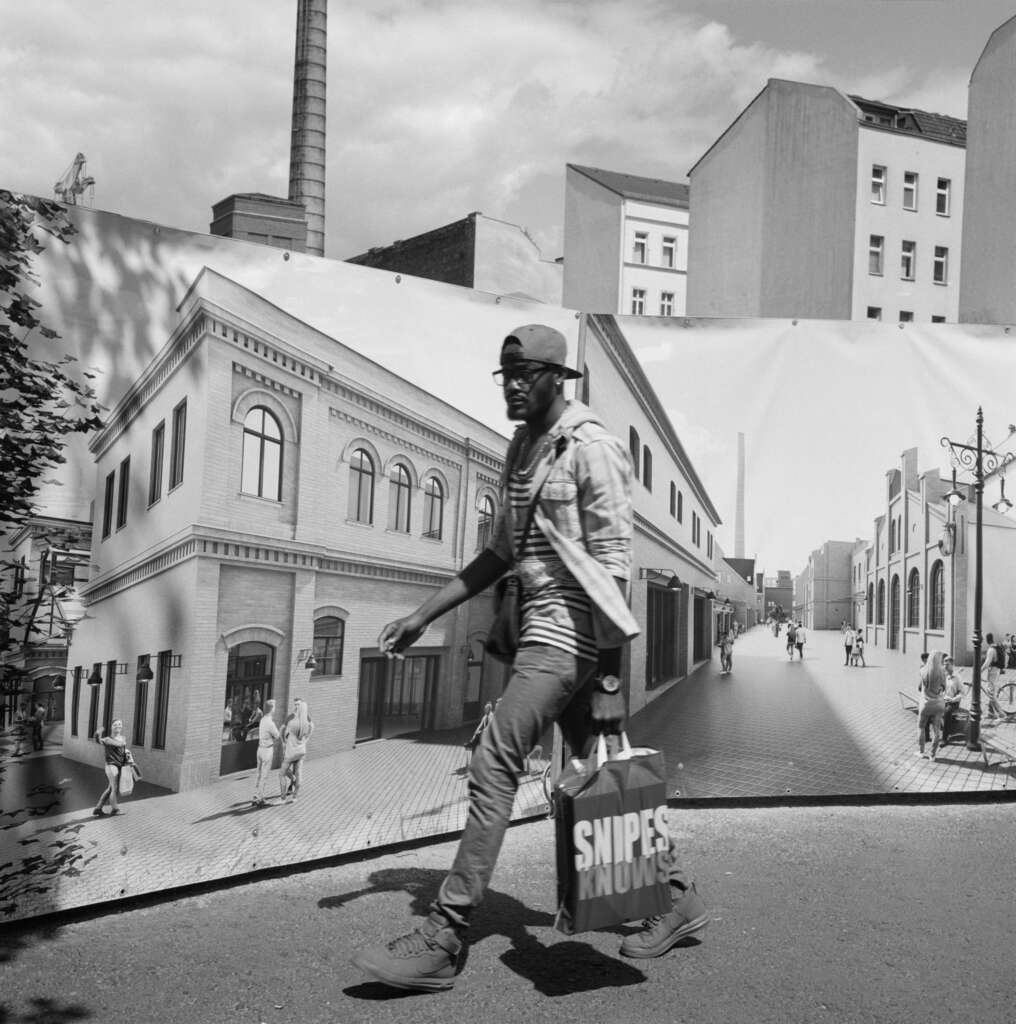 Akinbode Akinbiyi: Six Songs, Swirling. Gracefully in the Taut Air