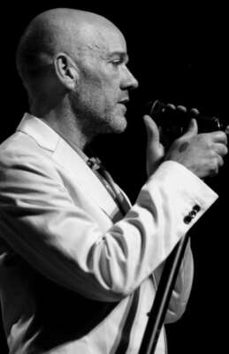 Michael Stipe veröffentlicht neue Single „Drive to the Ocean“.