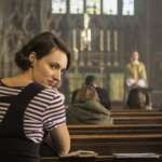 Fleabag in der Kirche