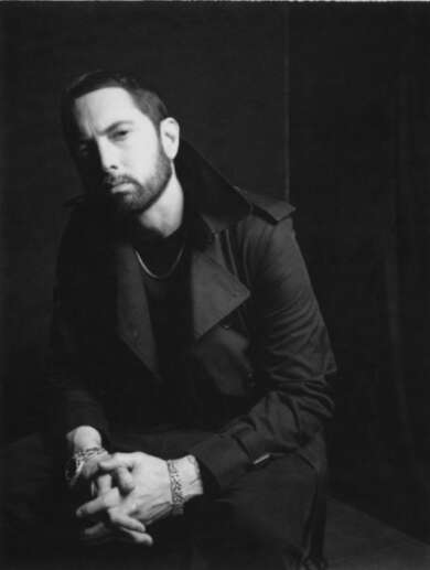 Eminem entschuldigt sich bei Revolt TV.