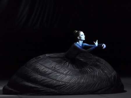 Sinéad Brodd in Naiad, präsentiert vom Stuttgarter Ballett