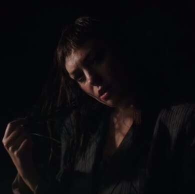 Angel Olsen Videostill aus neuem Video zur Single „Whole new Mess“