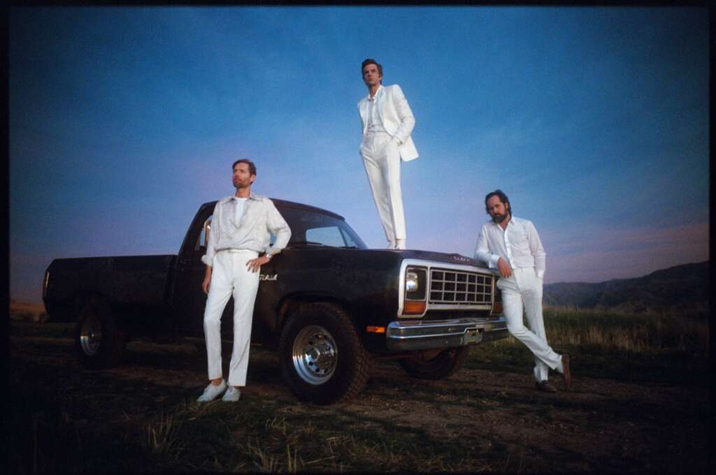 The Killers Auto Weiße Anzüge Wüste