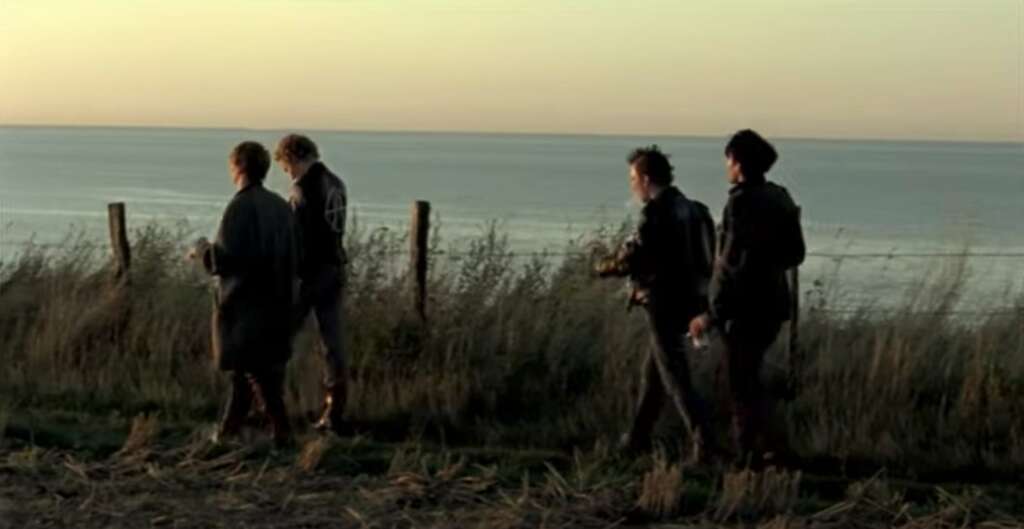 Ein Still aus Lars Jessens Film „Dorfpunks“.