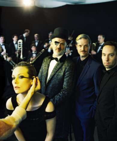 Moka Efti Orchestra tritt bei zart.tv auf.