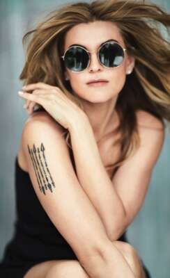 Melody Gardot mit Sonnenbrille