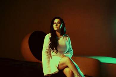 Tia Gostelow „Chrysalis“ Pressefoto
