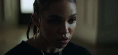 FKA twigs im Video zu „Don't judge me“