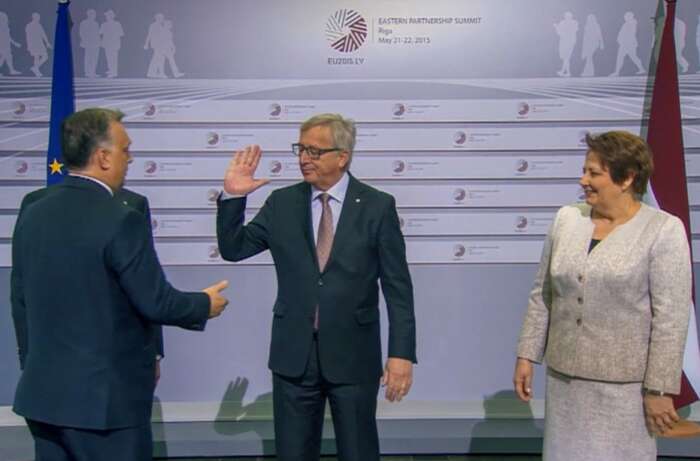 Still aus Hallo, Diktator: Viktor Orbán und Jean-Claude Juncker