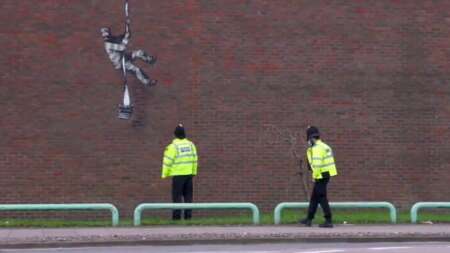 Banksy Reading Create Escape Gefängnis Graffiti