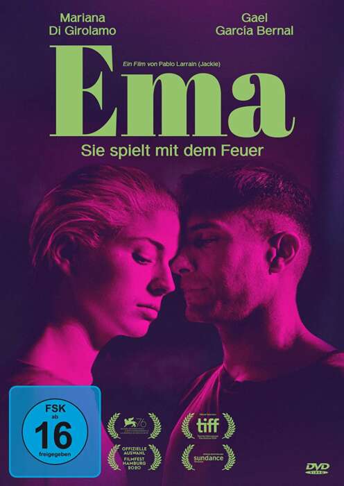 Ema Sie spielt mit dem Feuer