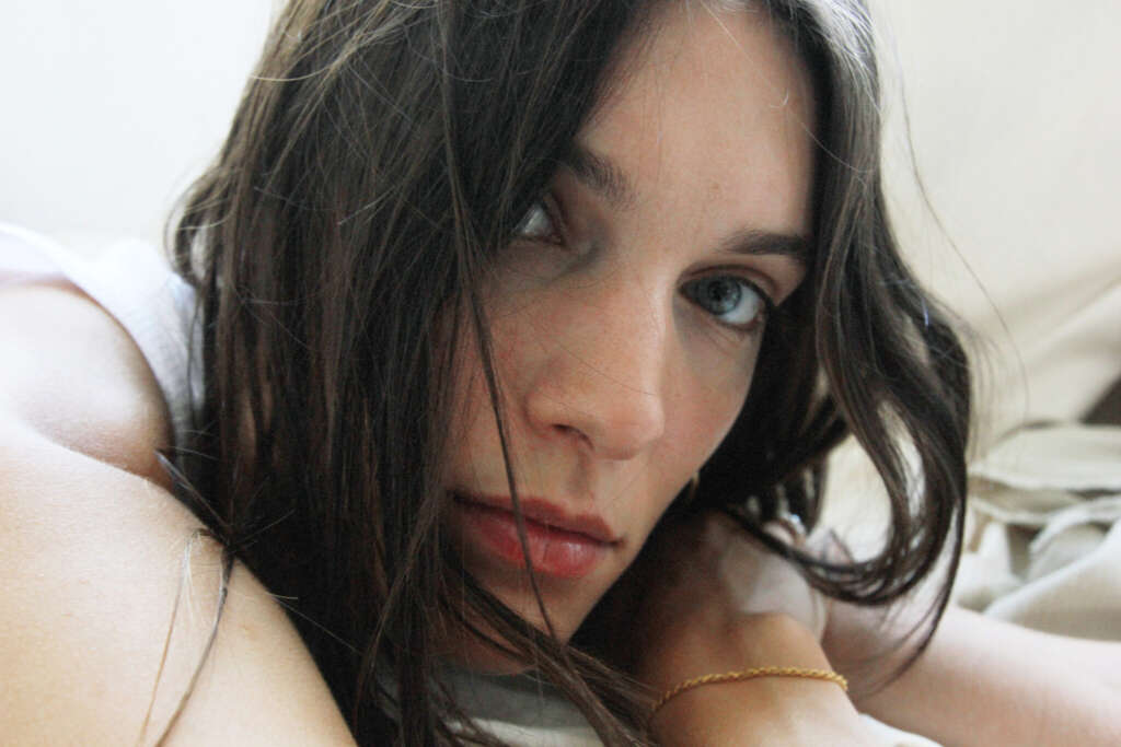 Closeup Portraitfoto von Charlotte Cardin