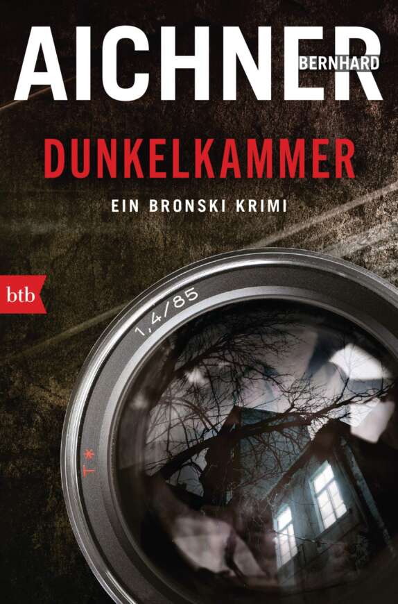 Buchcover „Dunkelkammer“ von Bernhard Aichner