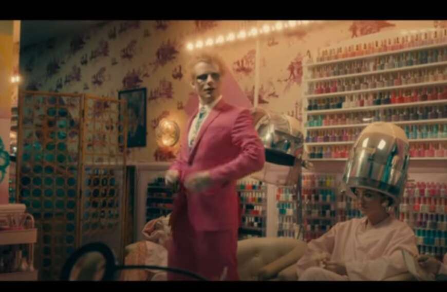 Ed Sheeran im Musikvideo zu „Bad Habits“