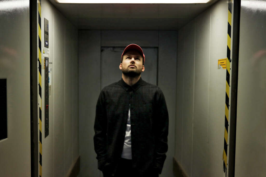 Monolink veröffentlicht sein neues Album „Under darkening Skies“