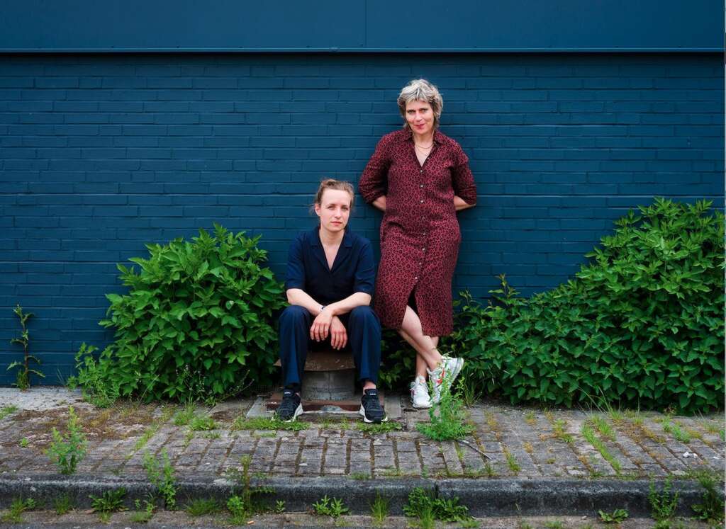 Emscherkunstweg: Britta Peters (Foto rechts), Künstlerische Leiterin von Urbane Künste Ruhr, und Marijke Lukowicz, Kuratorin für den Emscherkunstweg bei Urbane Künste Ruhr
