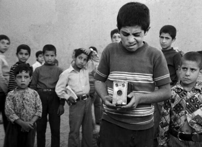 Kinder in Iran, Filmausschnitt von Abbas Kiarostamis „The Traveler“
