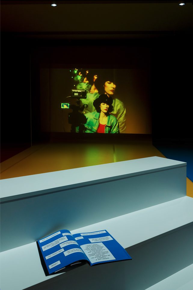 Kunsthaus Zürich: „Alexandra Bachzetsis. 2020: Obscene“