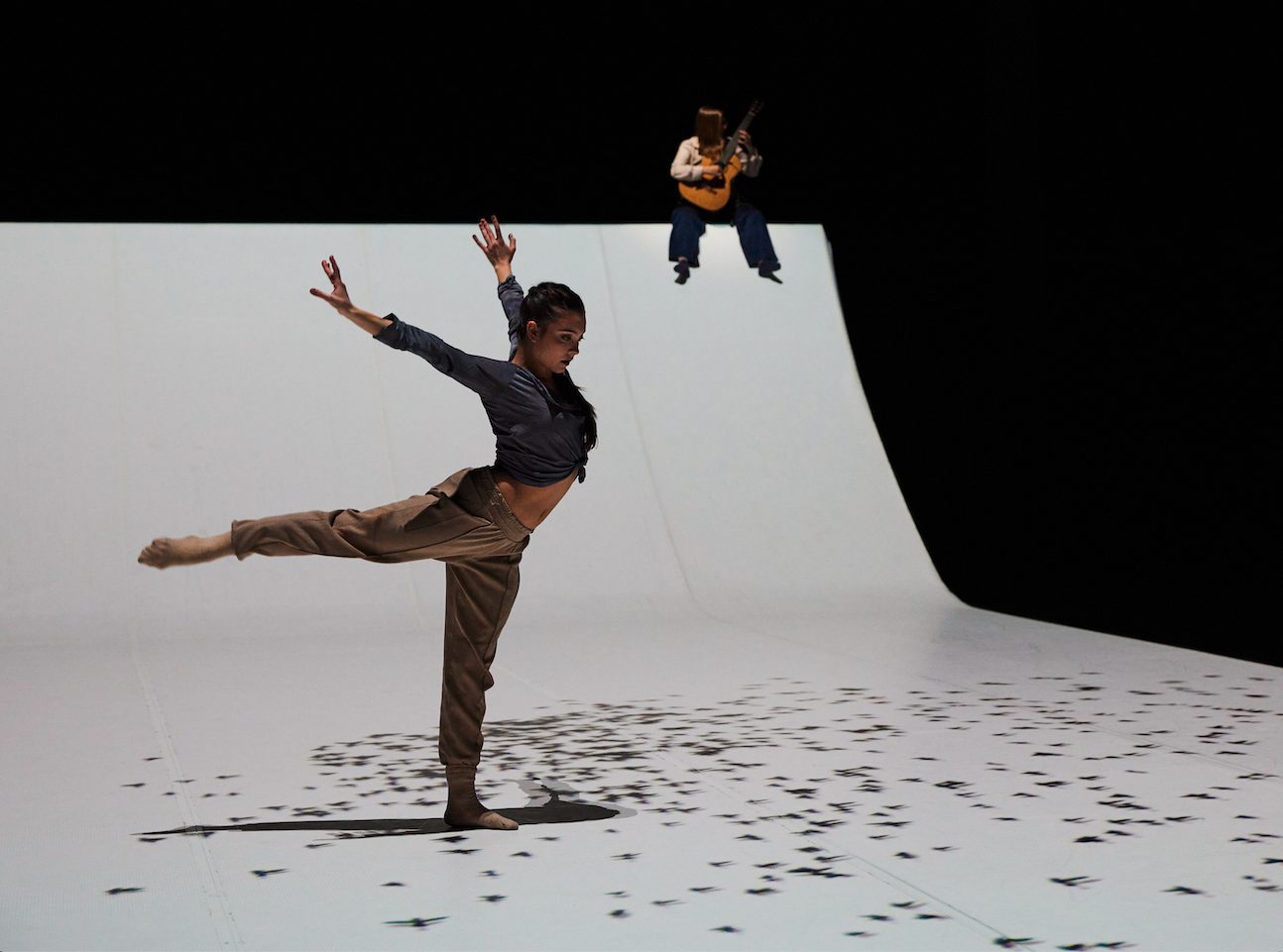 Dresden Frankfurt Dance Company: Premonitions of a larger Plan