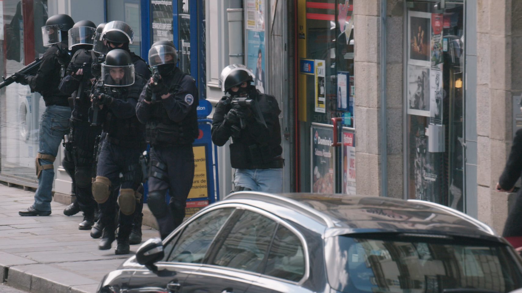 Spezialeinheit der Polizei auf der Straße
