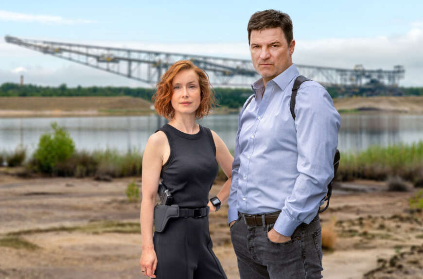 „Lauchhammer – Tod in der Lausitz“: Zu sehen ist das Ermittler-Duo Maik Briegand (Mišel Matičević) und Annalena Gottknecht (Odine Johne).