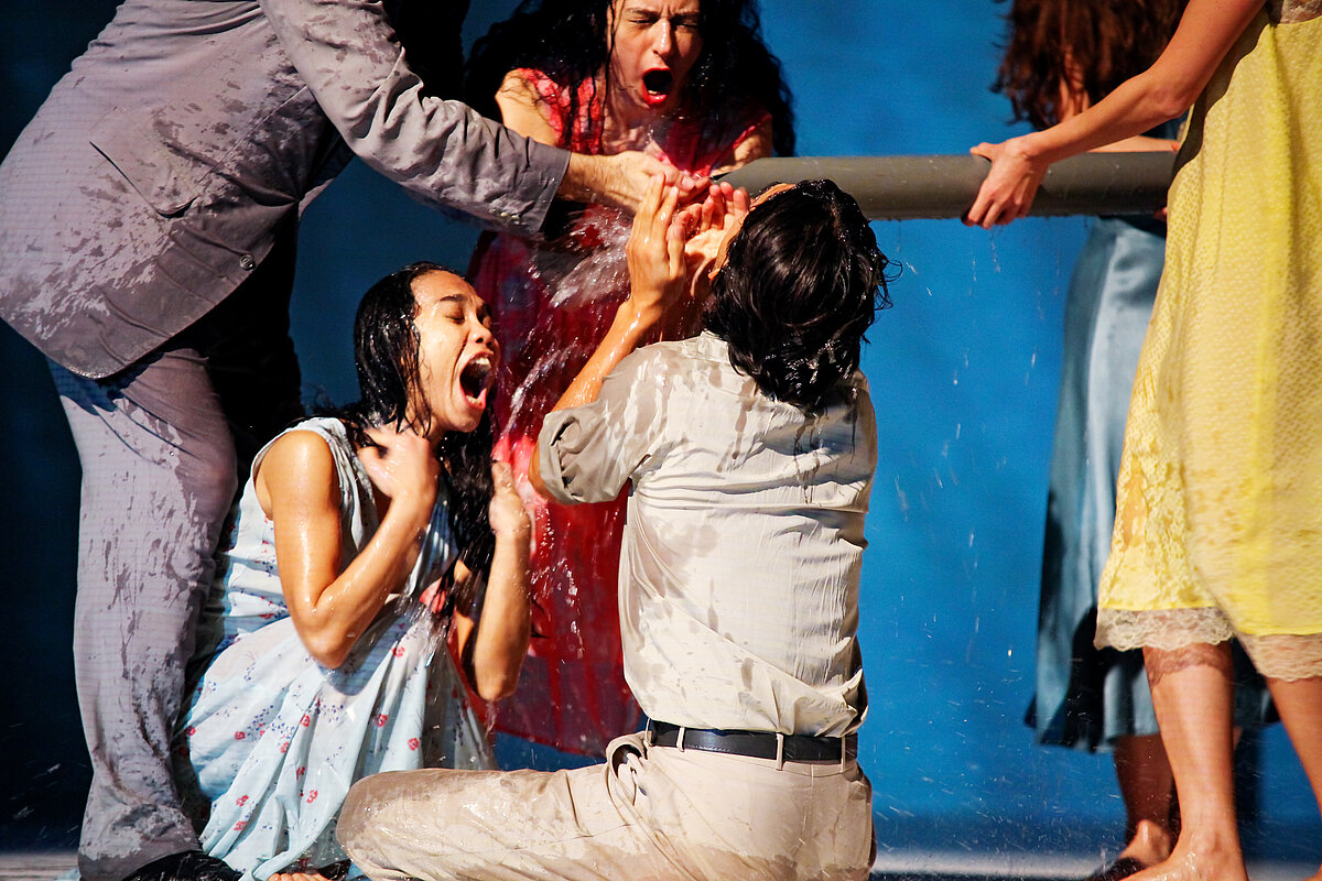 tanztheater-wuppertal-pina-