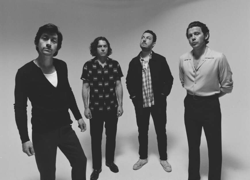 Bandfoto schwarzweiß Arctic Monkeys