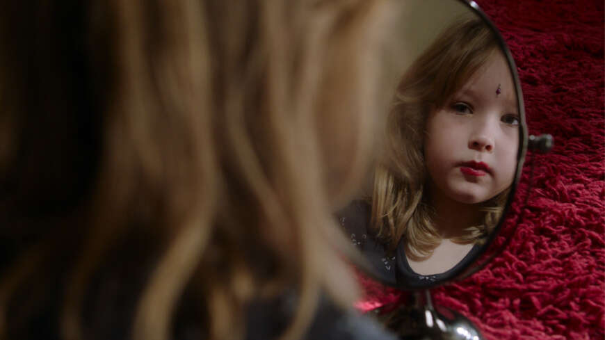 In der Rolle der sechsjährigen Ronja ist erstmalig Lotte Shirin Keiling zu sehen.