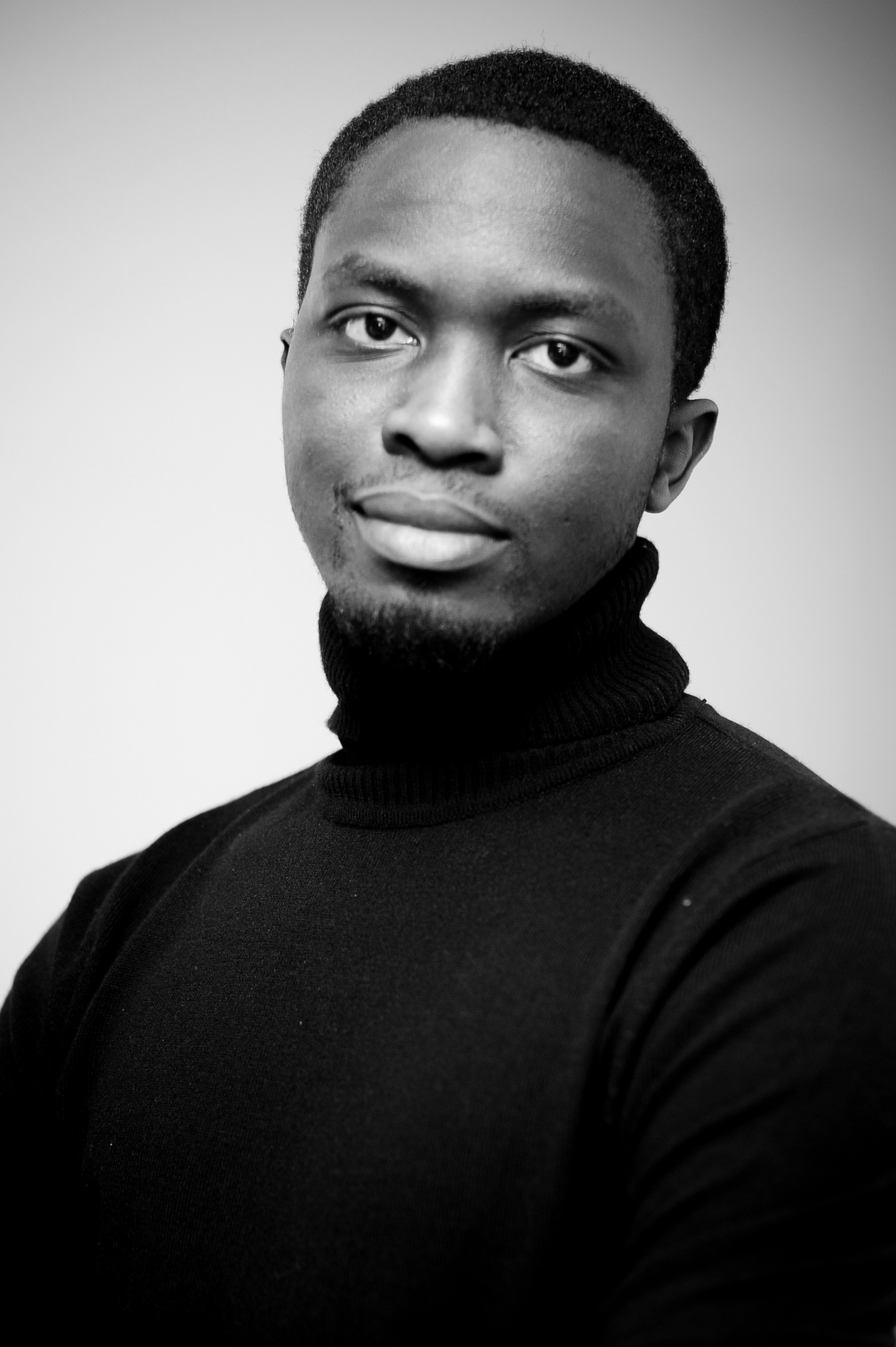 Portraitfoto s/w Mohamed Mbougar Sarr