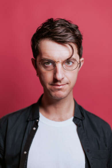 Portraitfoto Vincenzo Latronico, der den Großstadtroman „Die Perfektionen“ veröffentlicht hat