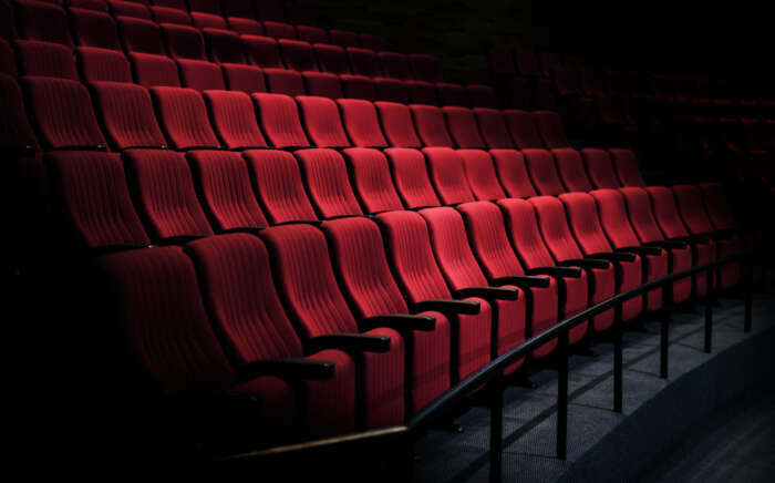 rows-red-seats-theater