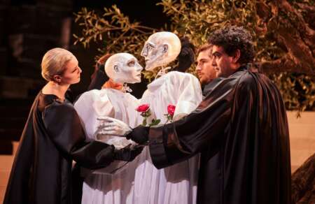 Opernsänger auf der Bühne, Semperoper