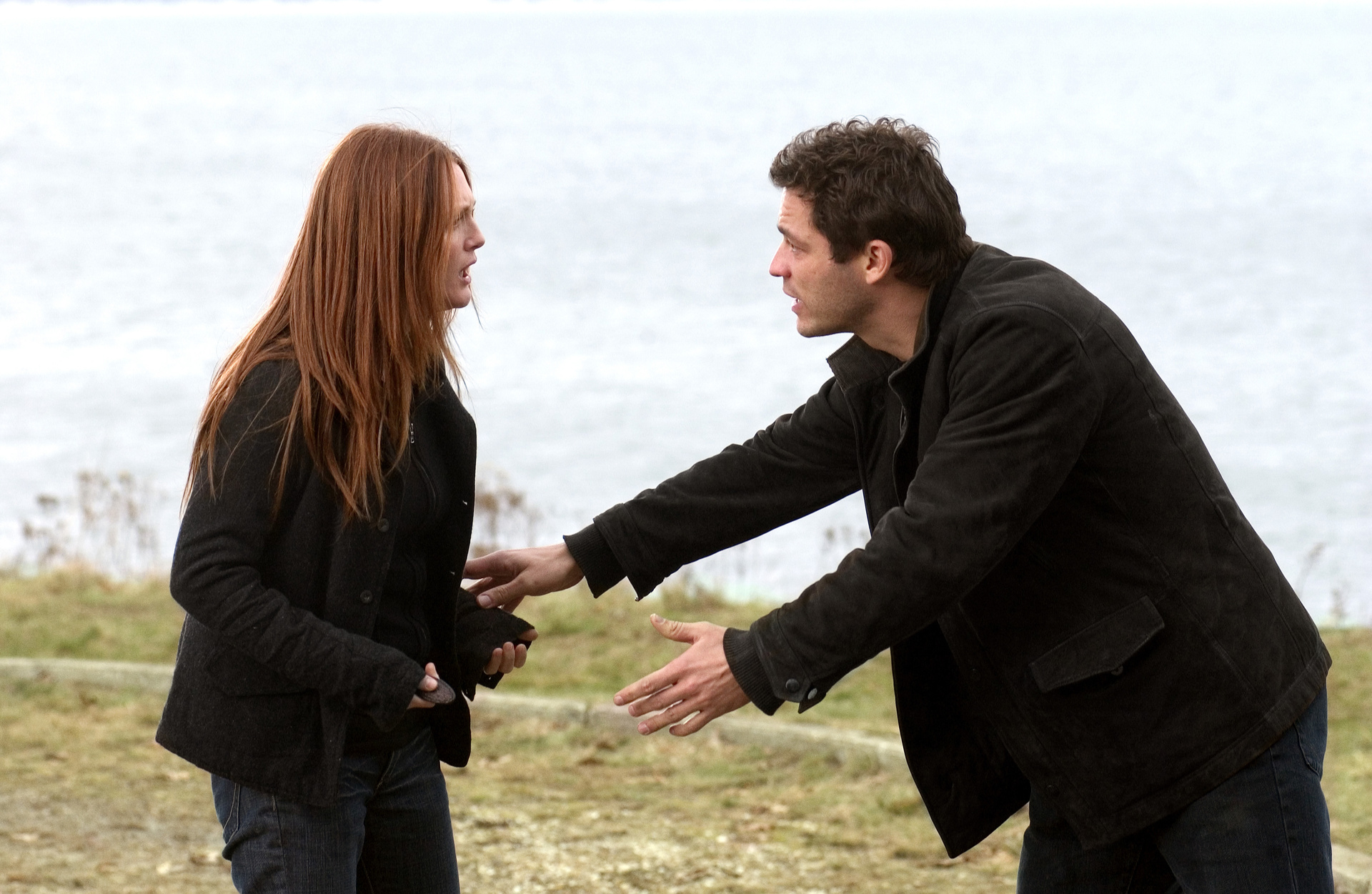 исчезновение фильм 2009. исчезновение 2009 фильм лорд. Forget still. страна советов забытые вожди. джулианна мур забытое.