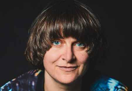 Ella Carina Werner Man kann auch ohne Kinder keine Karriere machen Satire Buchveröffentlichung Lesereise