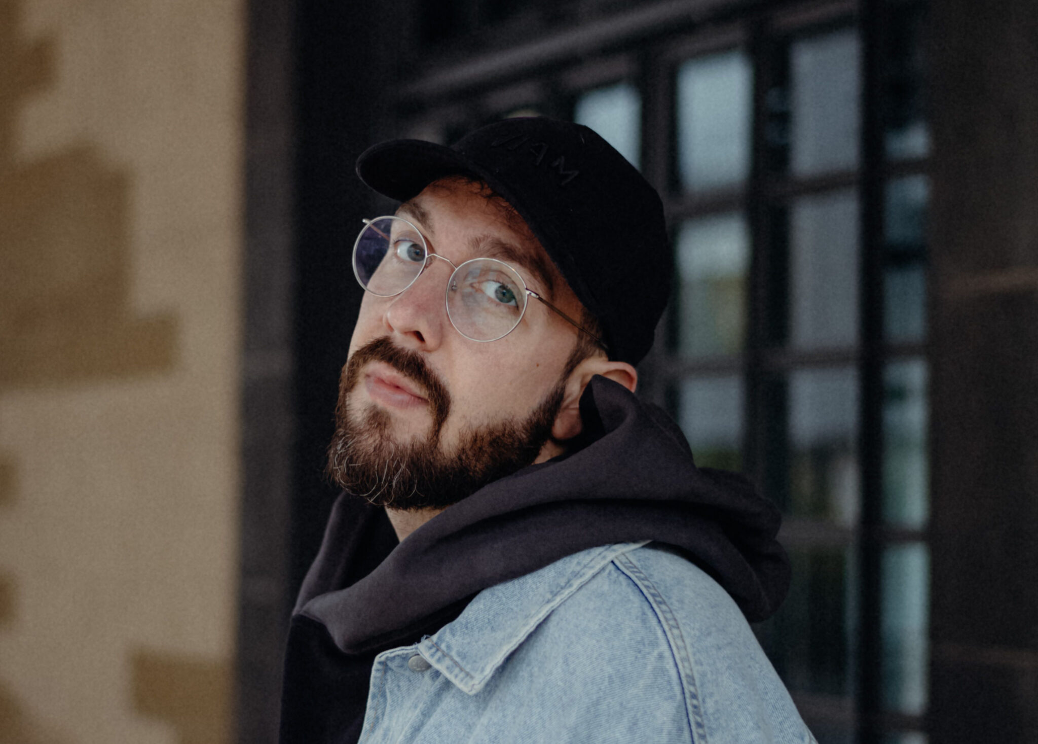 „Barcelona“ von Nico Gomez Hymne tapferer Sehnsucht